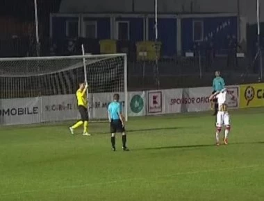 Aποκλεισμός για τη Ντιναμό Βουκουρεστίου με 20 πέναλτι και «ντου» οπαδών στο πούλμαν - Βίντεο